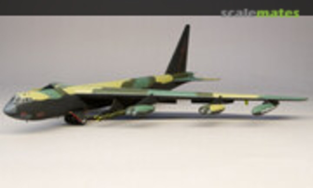 Boeing B-52G Stratofortress 1:144