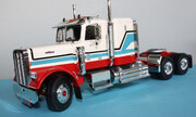 Freightliner Conventional 1:24
