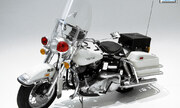 Harley-Davidson FLH 1200 Police Bike 1:6